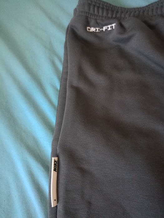 Spodnie Nike (Liverpool F.C. Standard Issue)