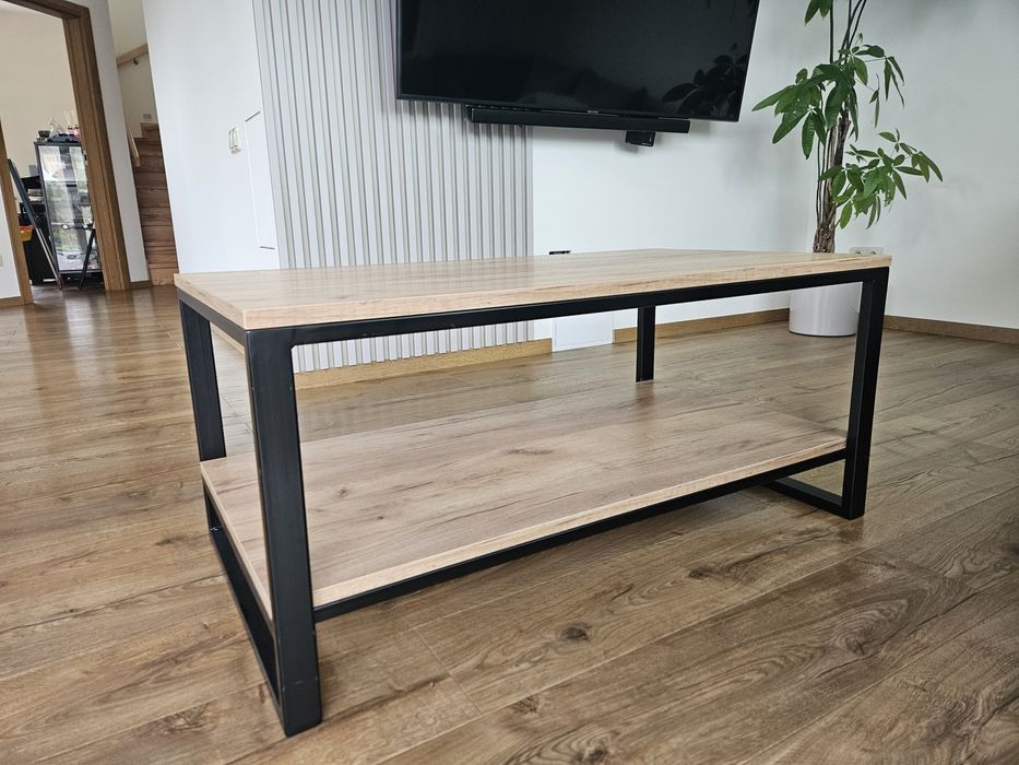 Piękny stolik kawowy