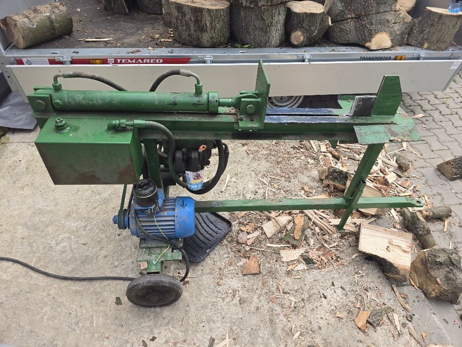 Łuparka rębak drewna  20 Ton hydrauliczna  380V 4000W