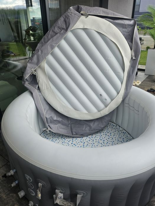 Dmuchane jacuzzi LAY-Z-SPAST LUCIA Bestway & bez pompy