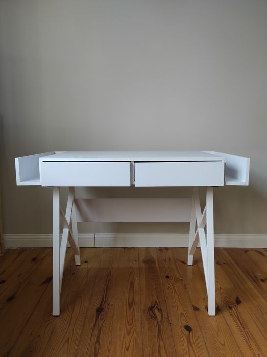 Stolik/Biurko w stylu skandynawskim. Białe. Stan bdb.