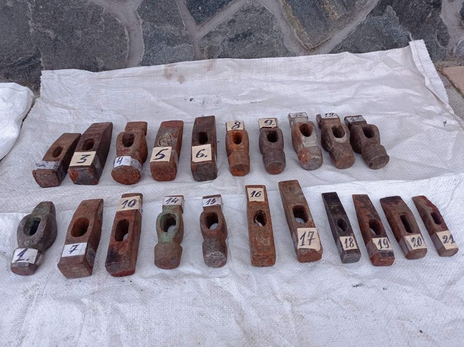 Молоток. Кувалда. Сокира. Топор. Кирка. Рачок. Гвоздодер.