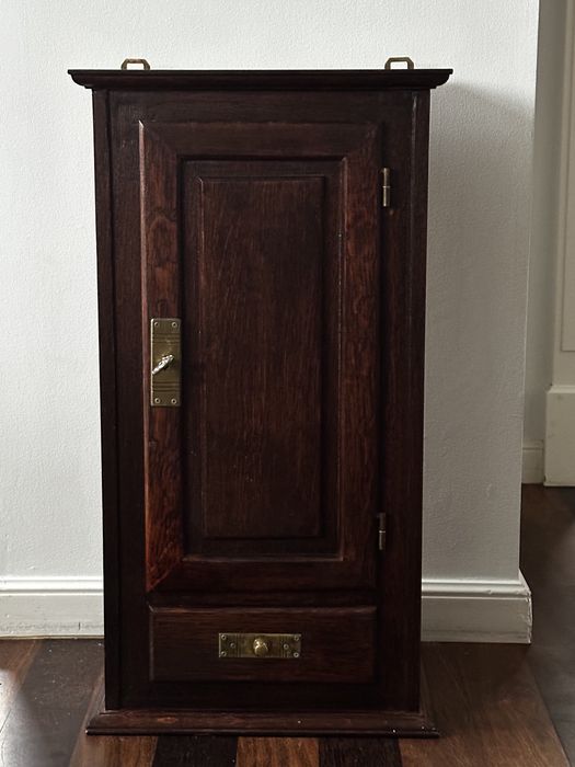 Szafka drewniana łazienkowa wisząca