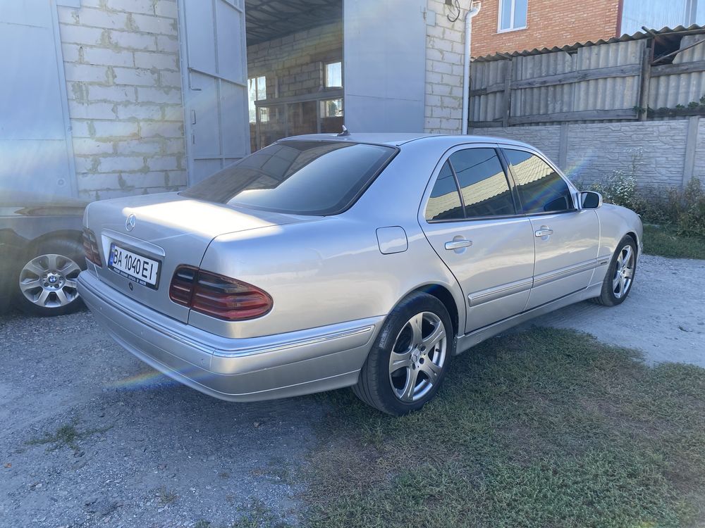 Mercedes Benz E210 3.2 CDI