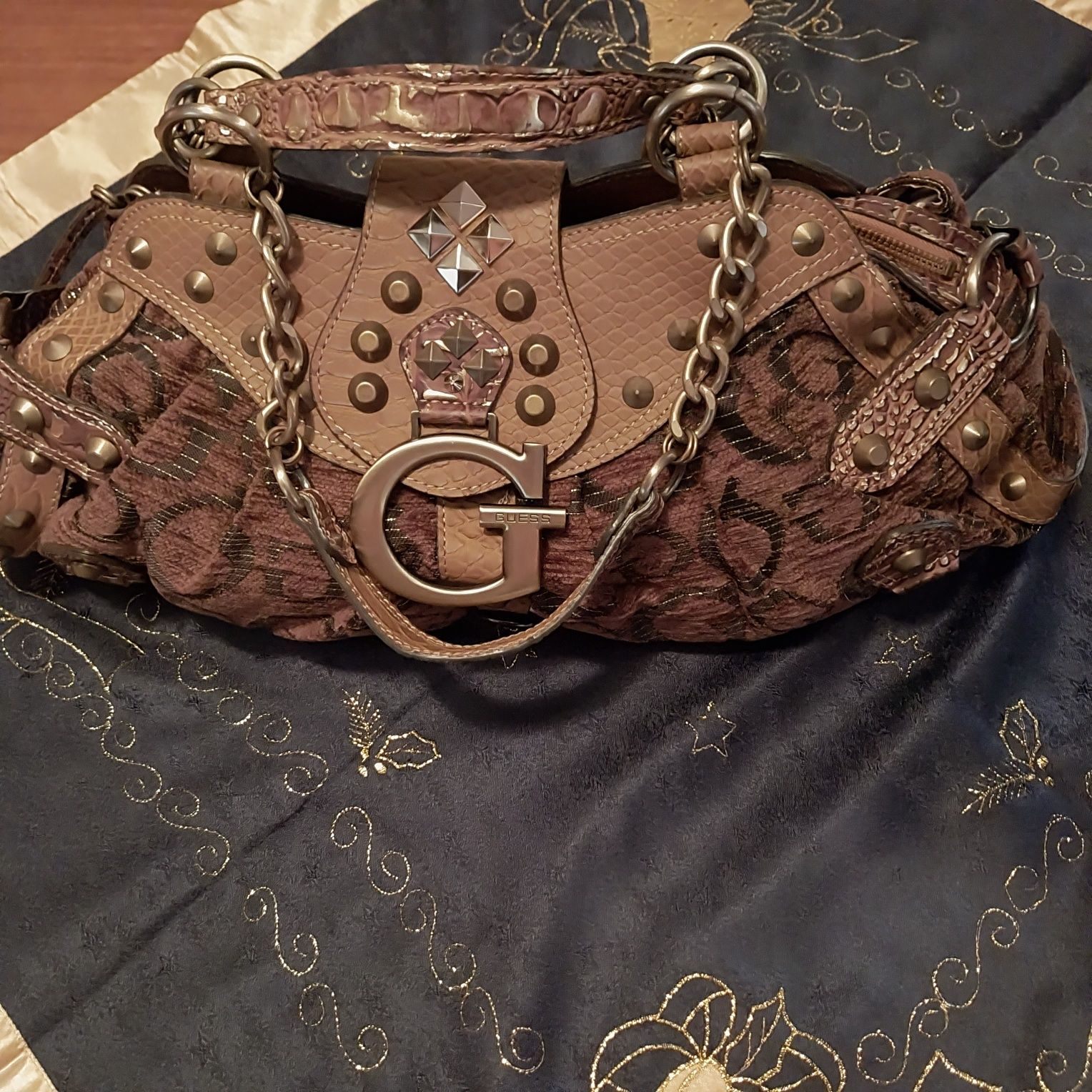 Mala guess vintage y2k G Nova