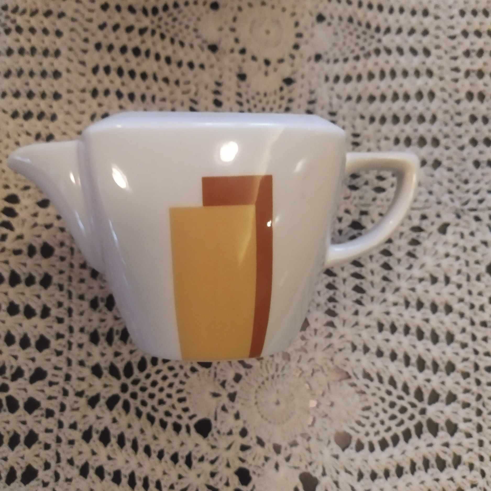 Porcelanowa waza i sosjerka Karolina