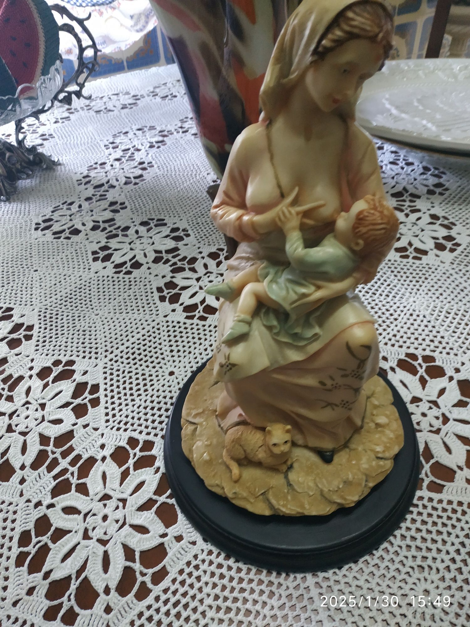 Estatueta mãe,travessa loiça de Alcobaça