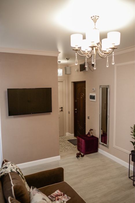 Центр ,VIP-2-х кімнатна ,Новобудова, погодинно, здача 1-3 місяці також