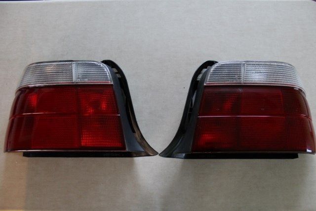 BMW E36 Lampy Mpakiet Tył Tylne Prawa Lewa Białe Kierunki Części BMA