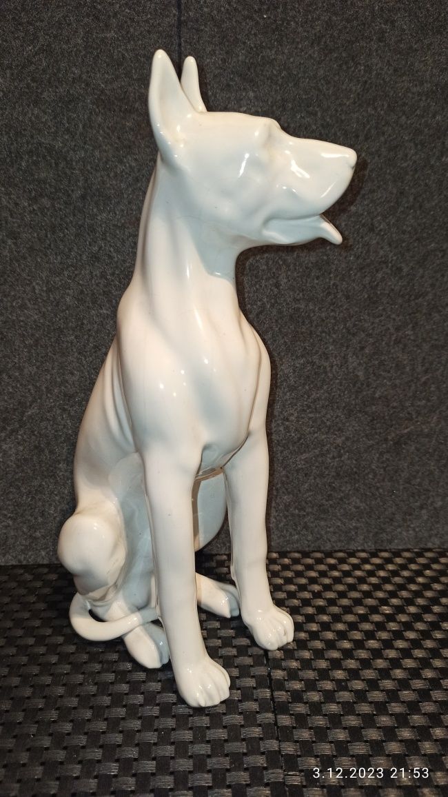 Wielka Figurka Psa Dog Biała Porcelana  H 27 cm