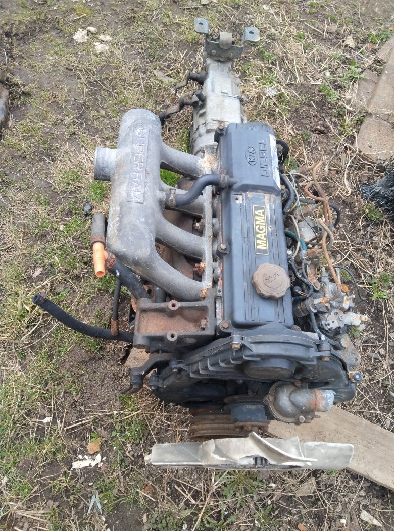 Двигун мотор Kia Besta 2.2d
