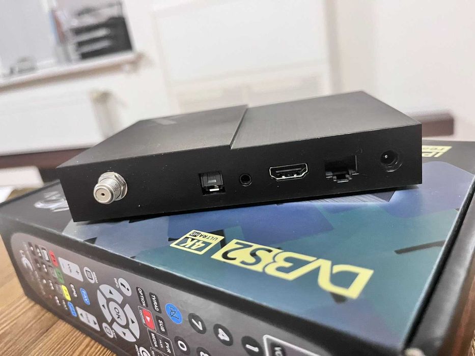 Супутниковий ресивер uClan Ustym 4K S2 OTT X