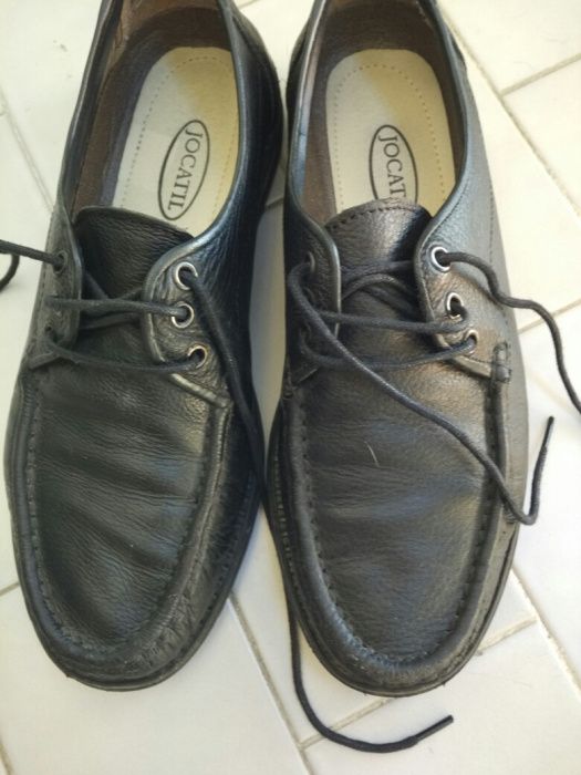 Sapatos masculinos em couro tam 39