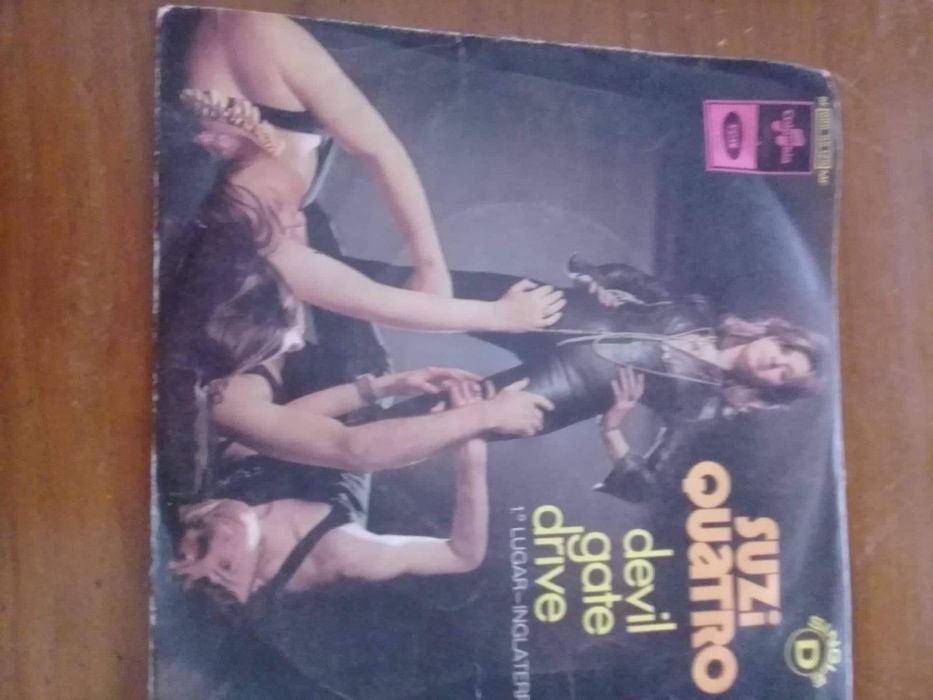 singles  cada um a 3, 4 e 5€