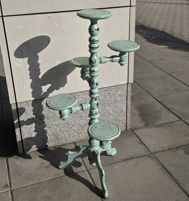 Kwietnik drewniany, stylowo przecierany na vintage / retro