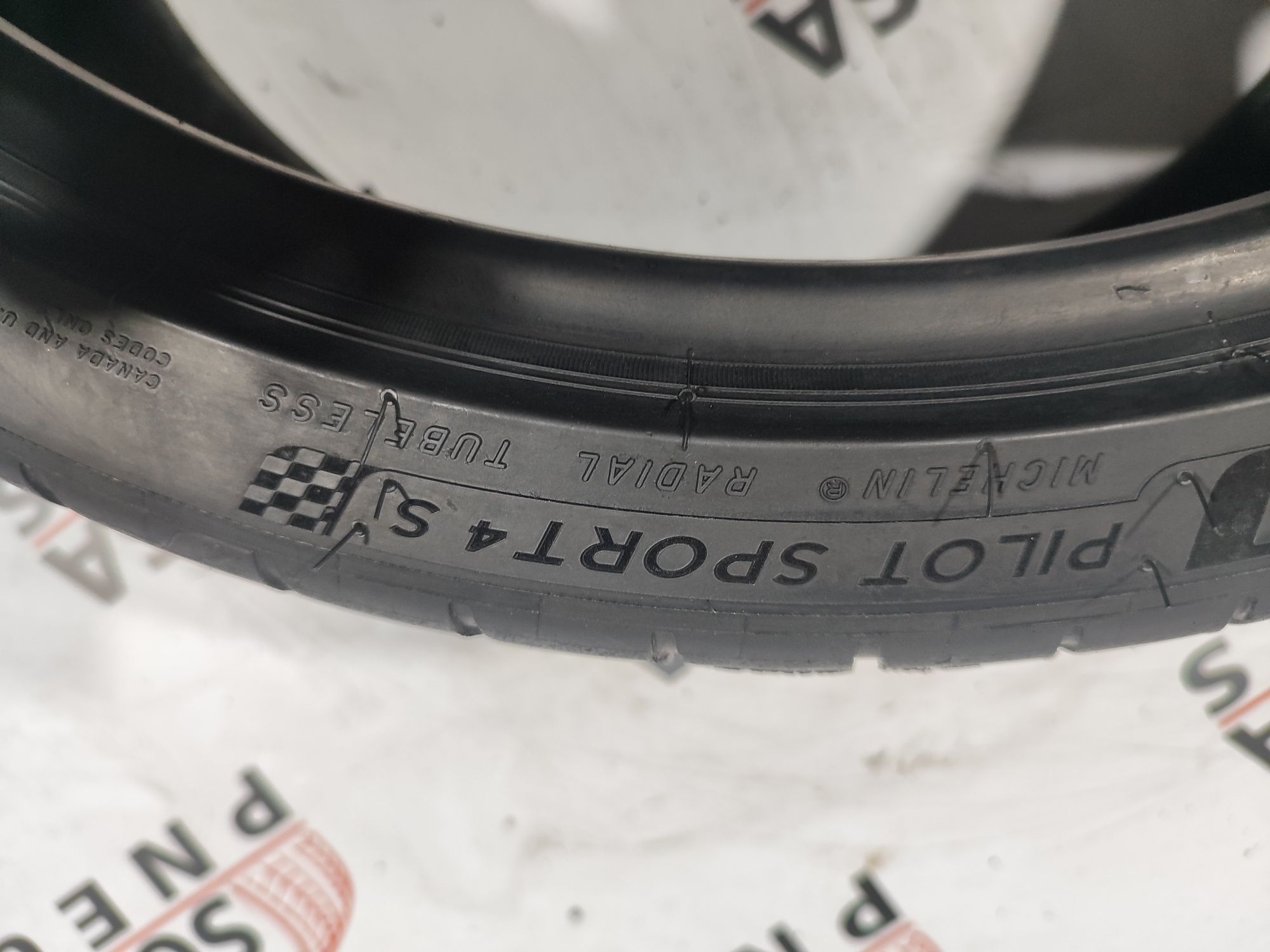 2 pneus semi novos 225-35R19 Michelin - Oferta dos portes