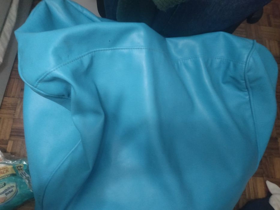 Puff novo azul-claro