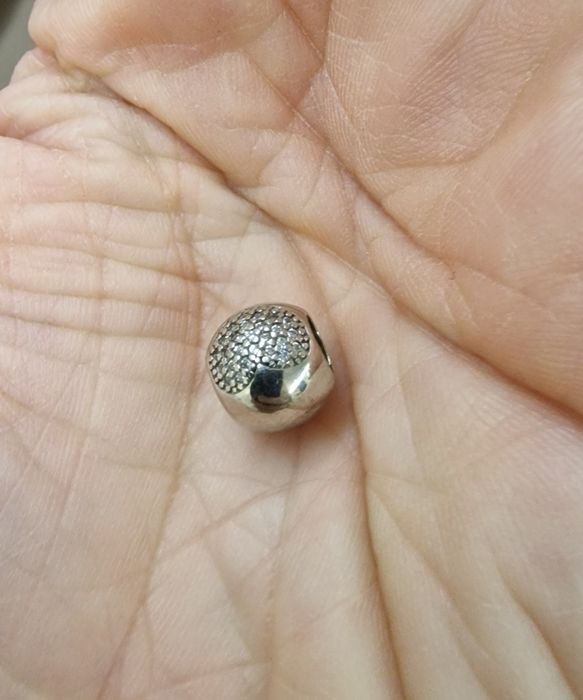 Срібний шарм Пандора. Pandora