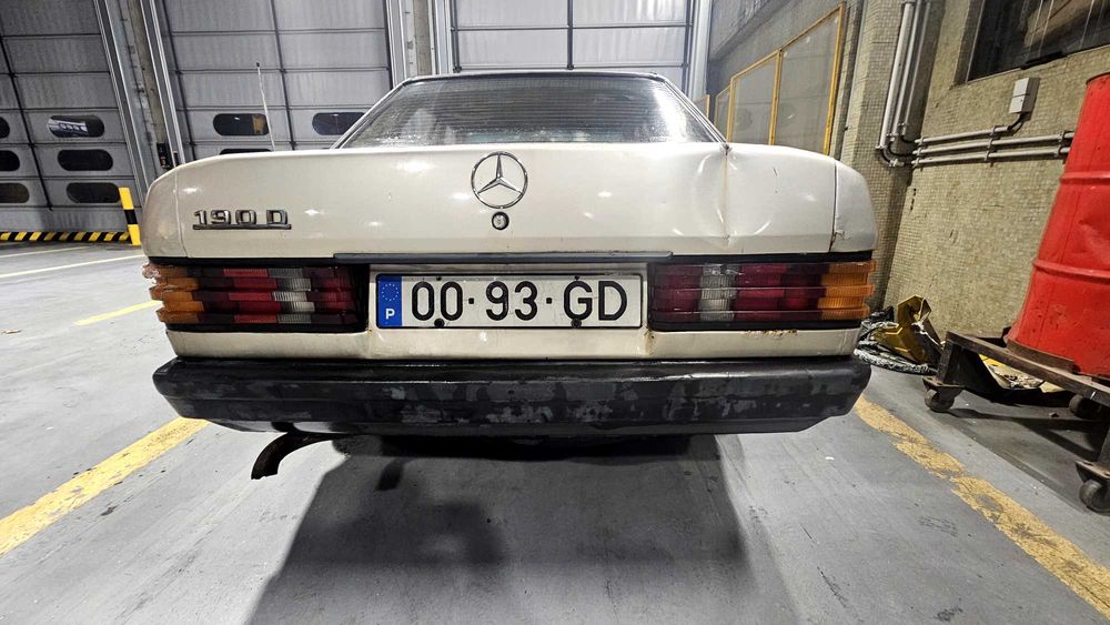 Mercedes - Benz  190 D