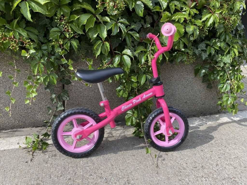 Rowerek biegowy (bez pedałków) Chicco Pink Arrow, dla dziewczynki