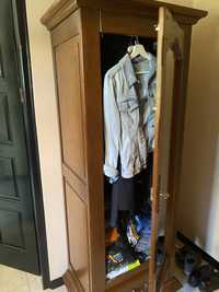 Drewniana szafa z lustrem na ubrania, szafka na buty i szafka