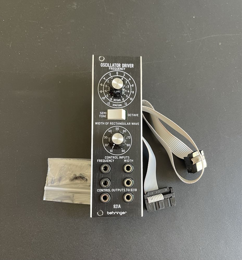 Módulo Behringer 921A