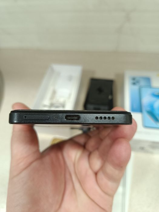 ИГРОВОЙ Xiaomi redmi note 12pro 5G, память 6+6-128гиг как новый.