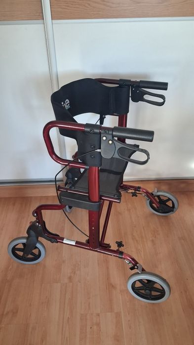 Balkonik z kółkami skrętnymi z opcją siedzenia