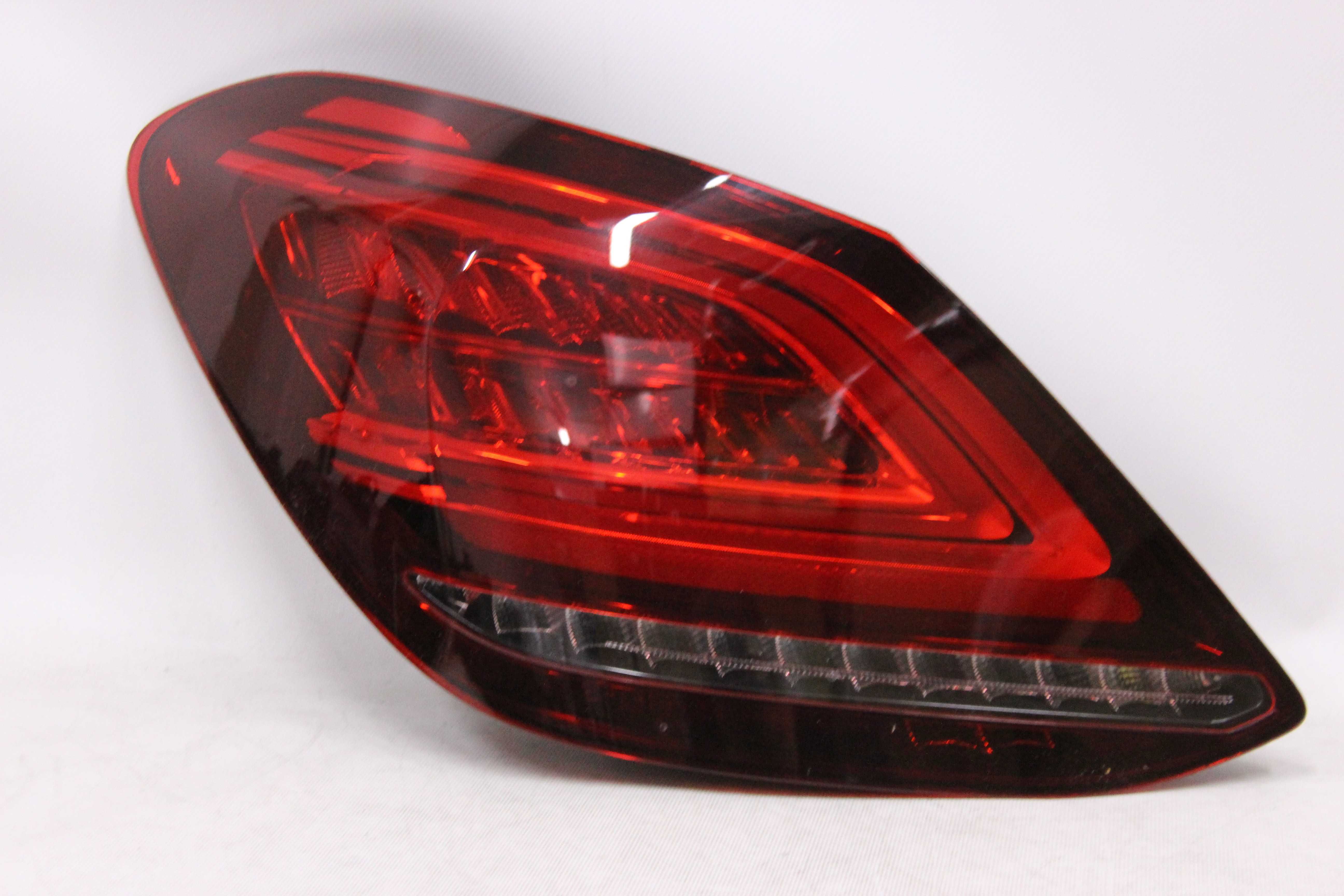 Lampy tył tylne Mercedes C W205 r. 14-18 LED BAR NEON Dynamiczne NOWE