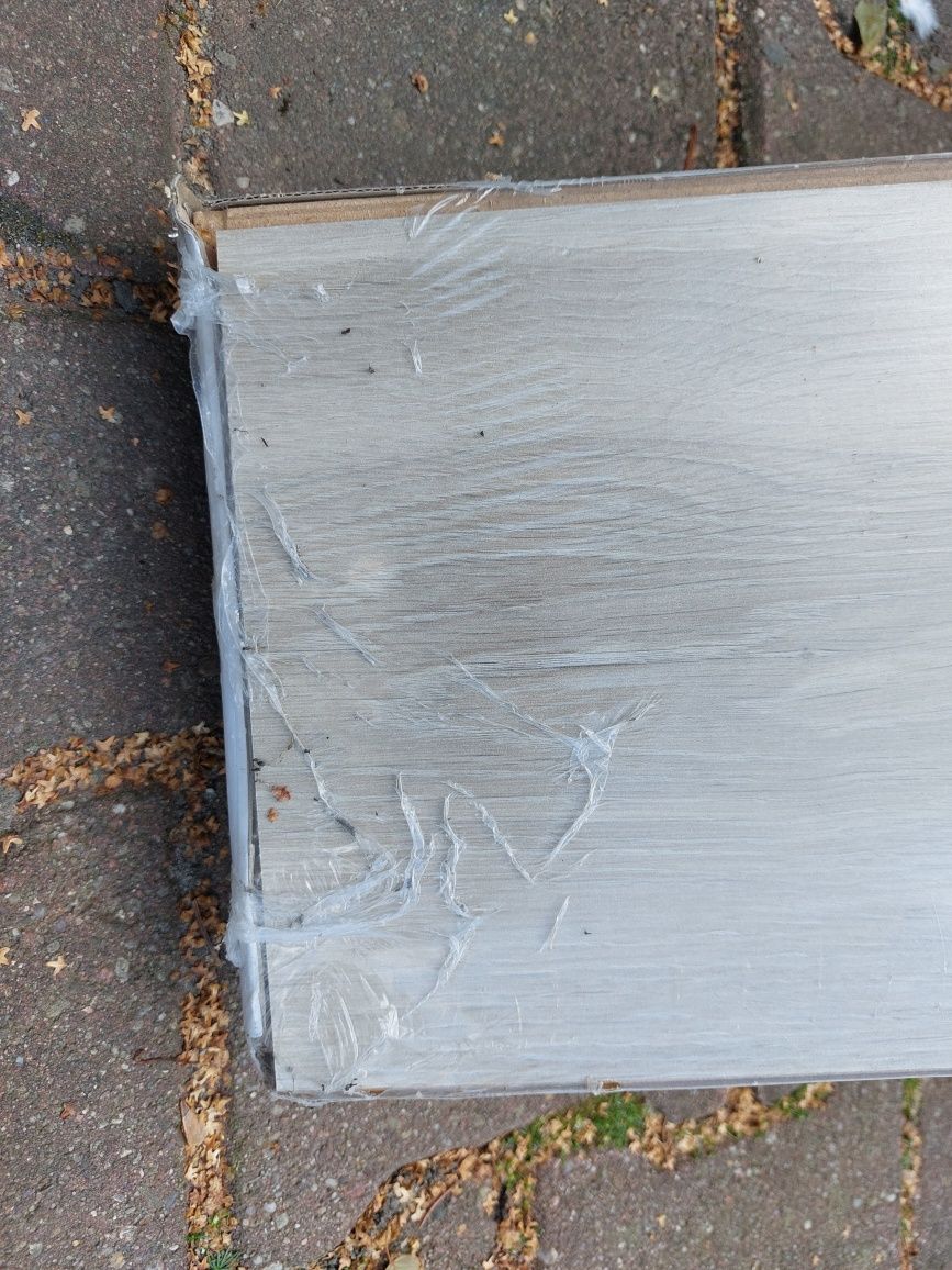 Panele podłogowe Swiss Krono AC5 10 mm – 1,6 m² – nowa paczka