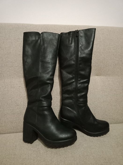 Czarne długie buty ,kozaki na obcasie,rozm 37,że skóry ekologicznej