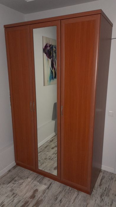 Шафа 3 дверна з дзеркалом.Розмір  2.25×1.35×0.6