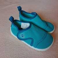 Dziecięce buty do wody Decathlon rozmiar 24-25