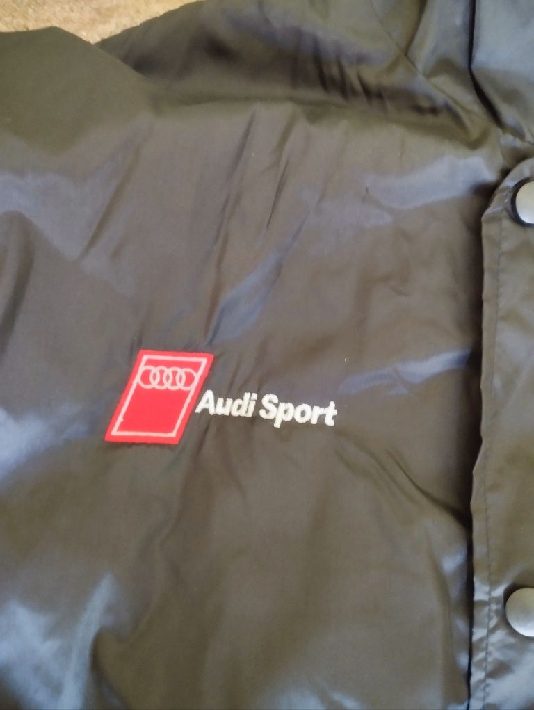 Blusão Audi Sport Tamanho M (como novo)