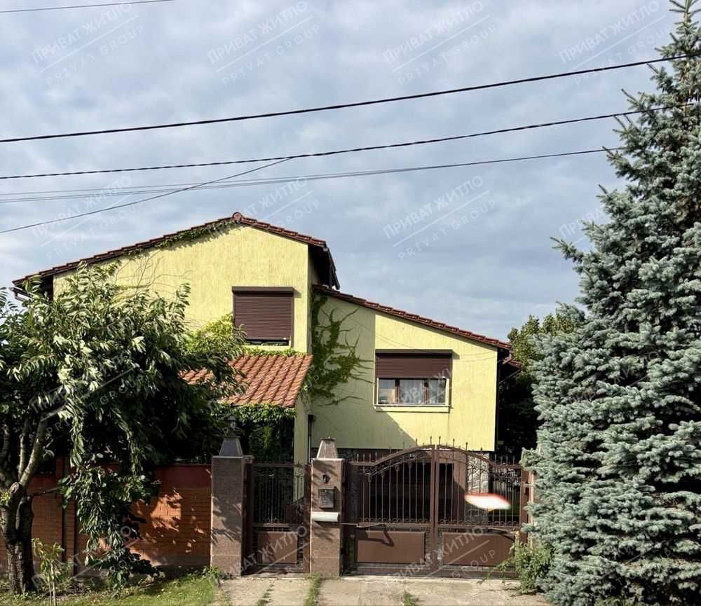 Продаж будинку з гостьовим котеджем та лазнею!