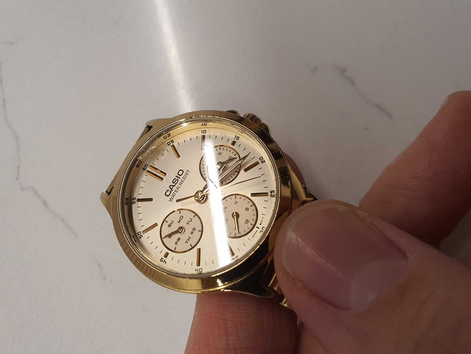 Zegarek Casio LTP-V300G-9A (złoty) - USZKODZONE SZKIEŁKO