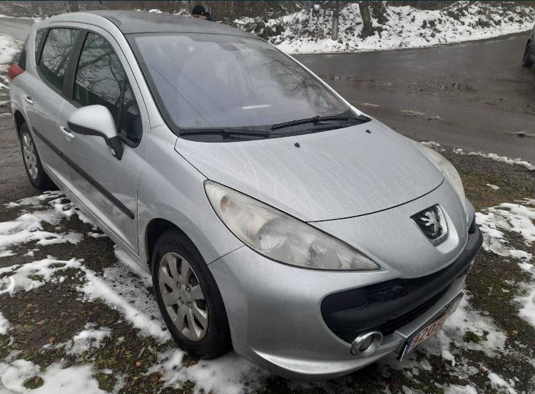 Запчастини на   Peugeot 3008 Peugeot 5008 Peuge