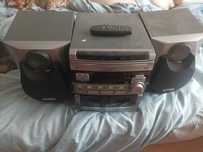Mini wieża Philips FW354C