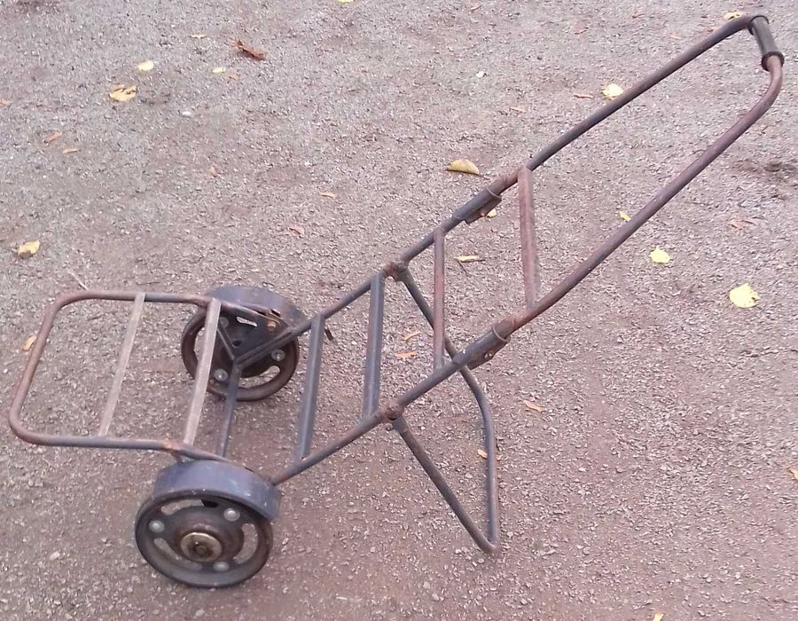 Кравчучка (візок-тележка) часів СРСР.