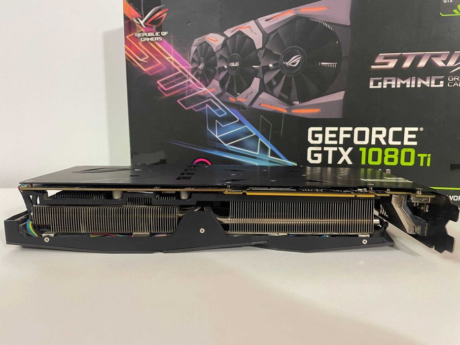 Відеокарта GTX 1080 Ti ASUS ROG STRIX 11G (Комплект)