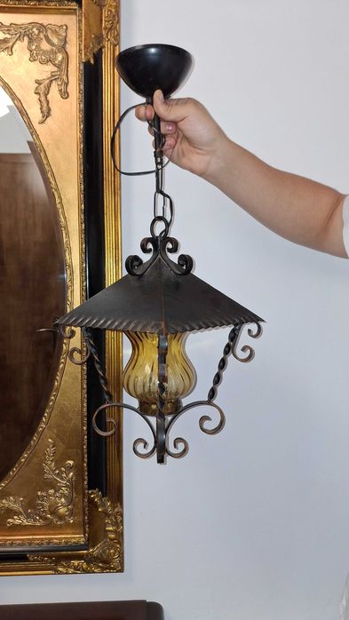 Wisząca lampa z kutego żelaza