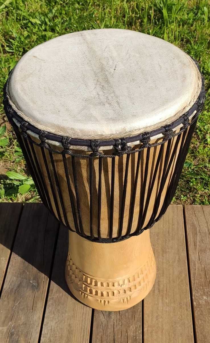 Djembés novos - ("Djembe, jambe, tambor, batuque")