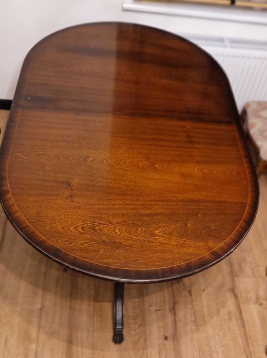 Owalny antyczny stół XIX wiek