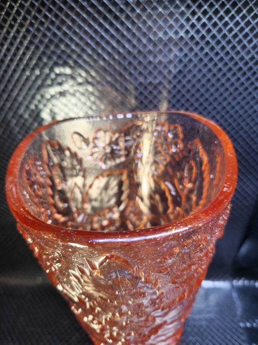 Wazon z różowego szkła - Poziomki - Eryki Trzewik Drost HSG Ząbkowice