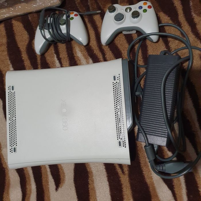 Продам xbox 360 приставка