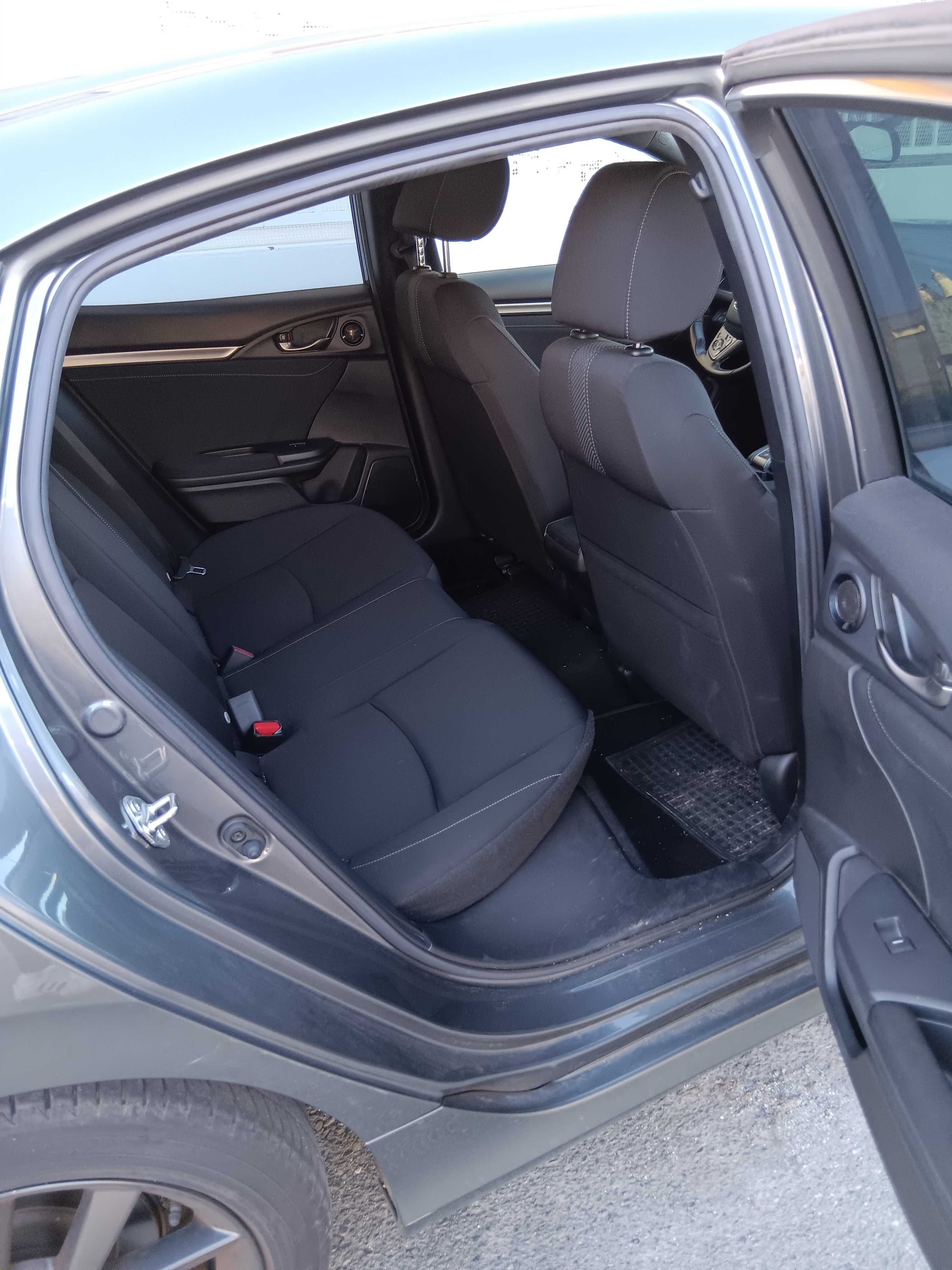 Honda Civic com muito poucos quilómetros