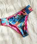 Majtki kąpielowe bikini kwiaty orient S 36