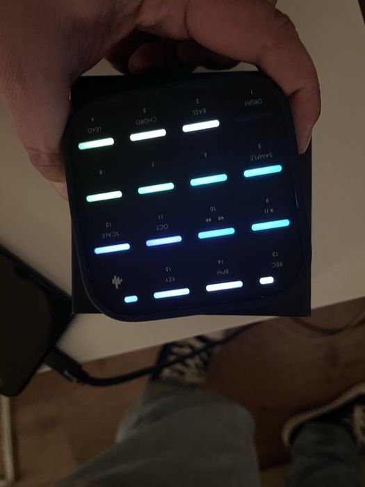 DONNER MEDO sintetizador, sampler e groovebox