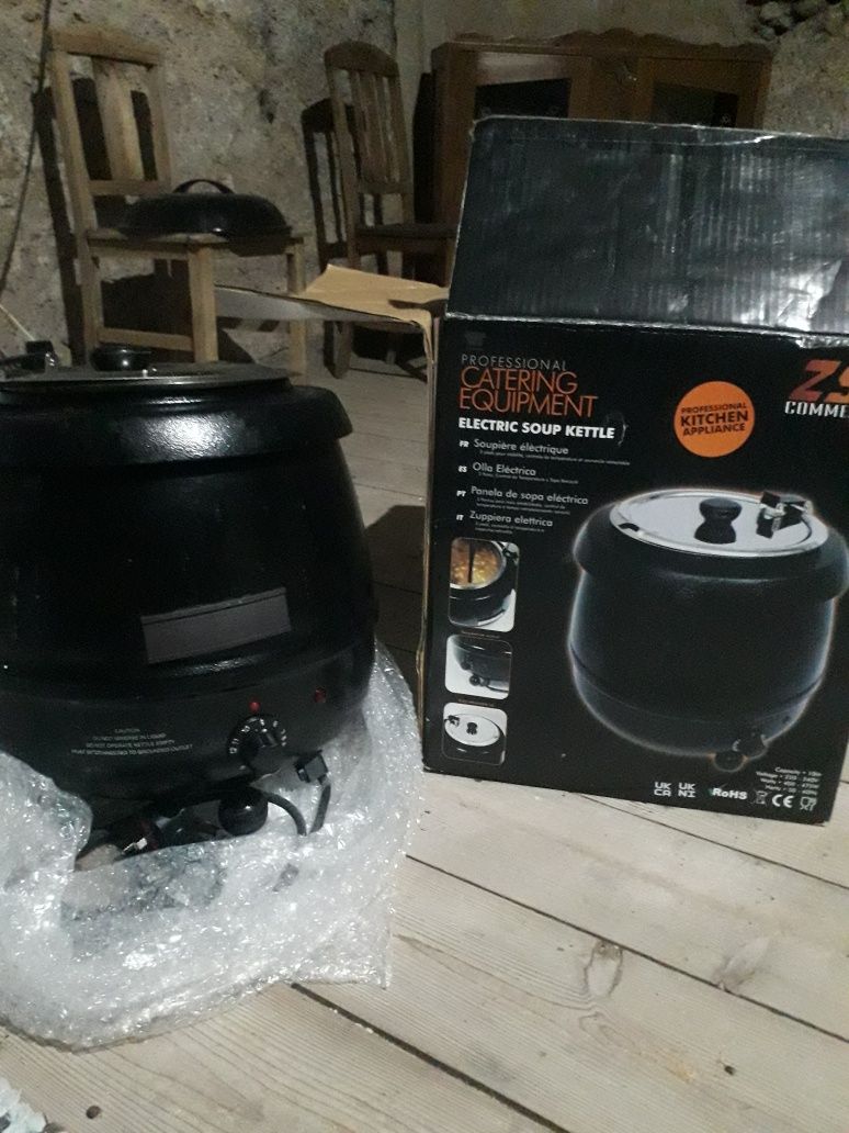 Panela de sopa com pouco uso