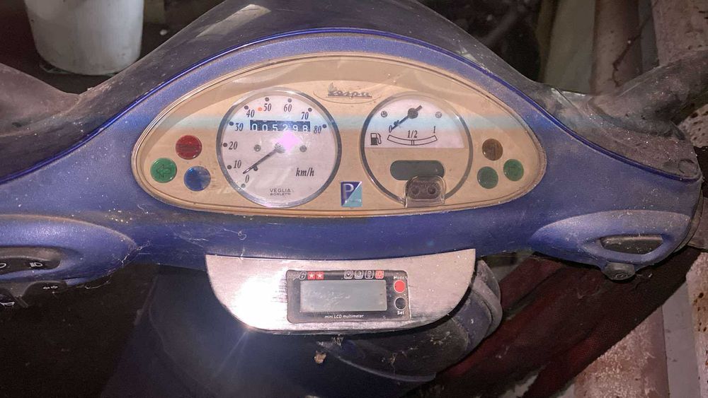 Części do Piaggio Vespa ET4 50 4T licznik, rama, silnik, koła plastiki
